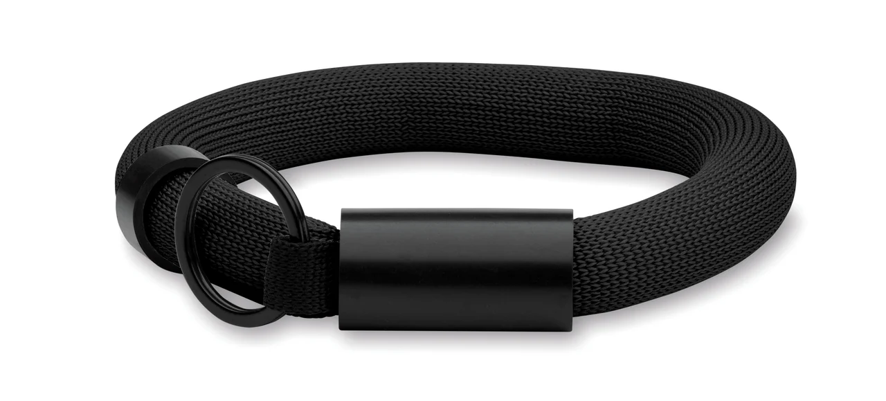 Floating wristband key ring