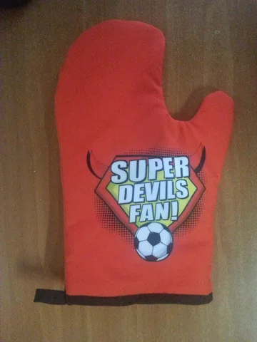 Oven gloves and pot holders