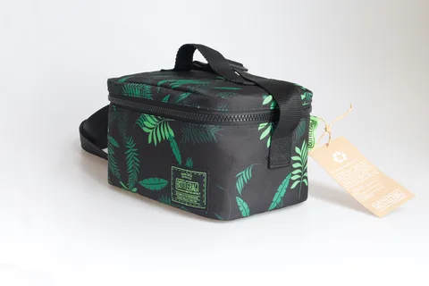 BottleBag Cool. Cooler bags made of 100% recycled PET and PEVA. Sizes S, M, L