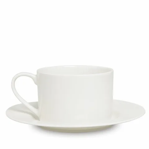 Classic. Kuppi alustalla 230 ml
