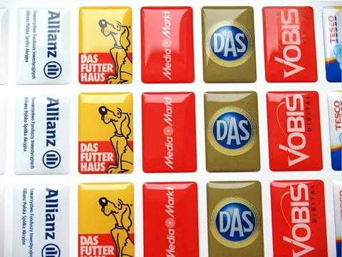 Kristallkleebised logoga