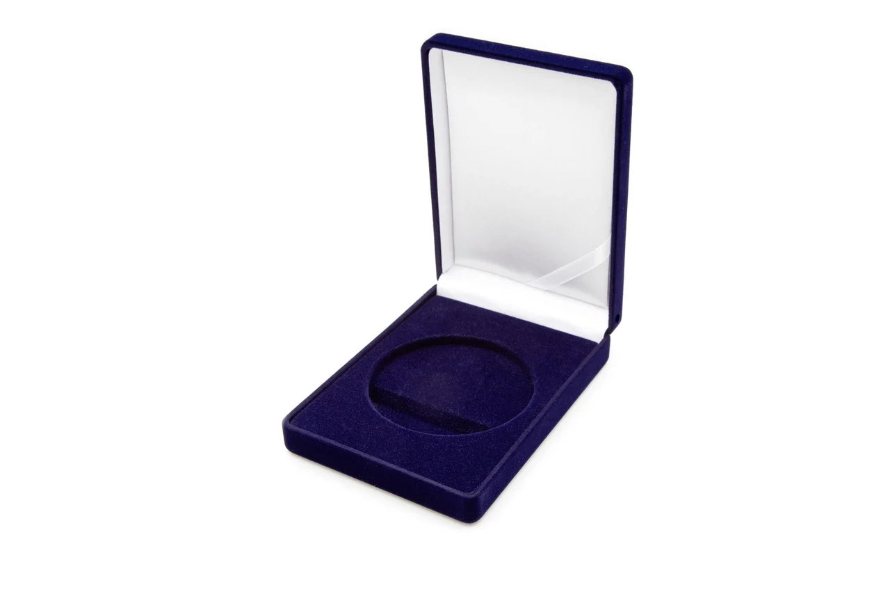 Medaljaskar och fodral i sammet och konstläder