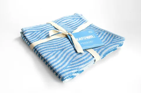 SeaTowel. Kitchen towel made of marine plastic and recycled cotton