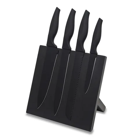 Akita knivset på magnetblock
