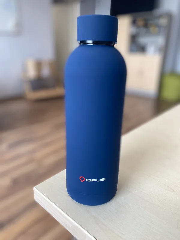Soft-Touch-Thermosflaschen mit Logo-Gravur | Uptime Beispiel